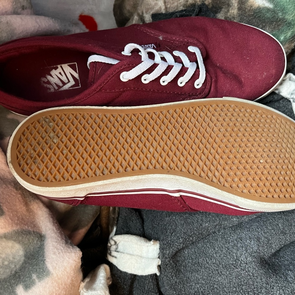 Vans - Picture 2 of 3